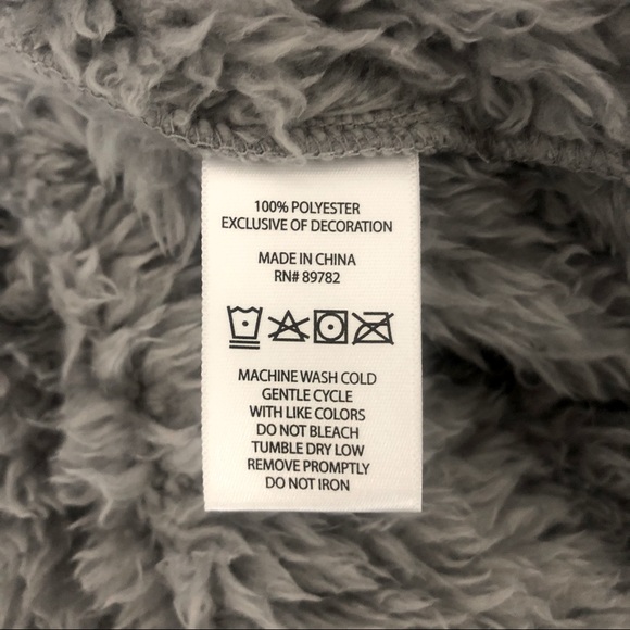 NWT Natori Plush Silver/Gray Short Eyelash Robe XS - Picture 11 of 12